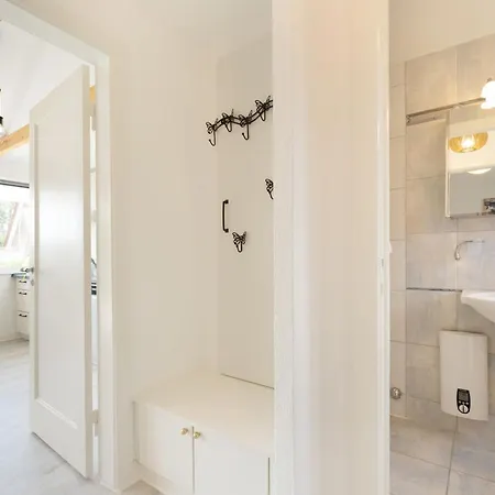 Elly's Luetten Leuchtturm Ost