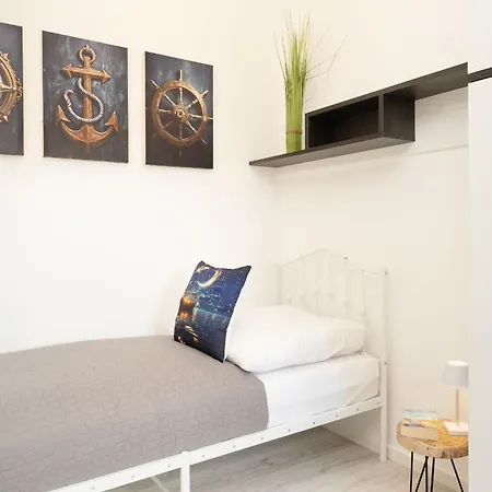 Elly's Luetten Leuchtturm Ost * Kellenhusen