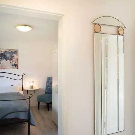 Elly's Luetten Leuchtturm Ost