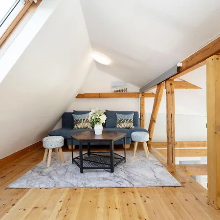 Elly's Luetten Leuchtturm Ost