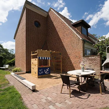Elly'S Luetten Leuchtturm Ost Lägenhet *