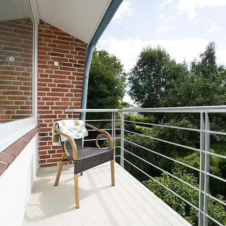 Elly'S Luetten Leuchtturm Ost *